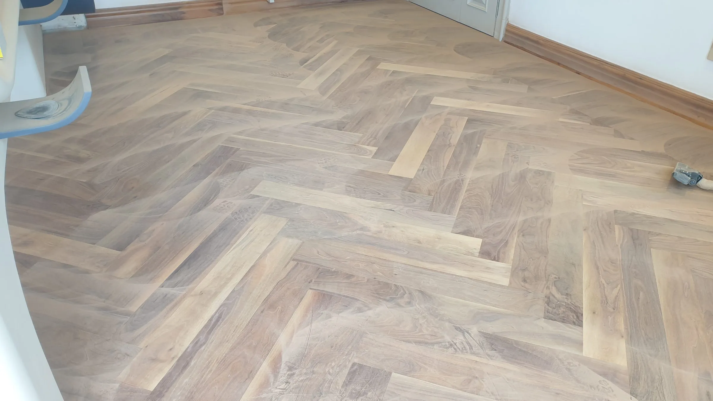 Walnut herringbone floor, photo 4