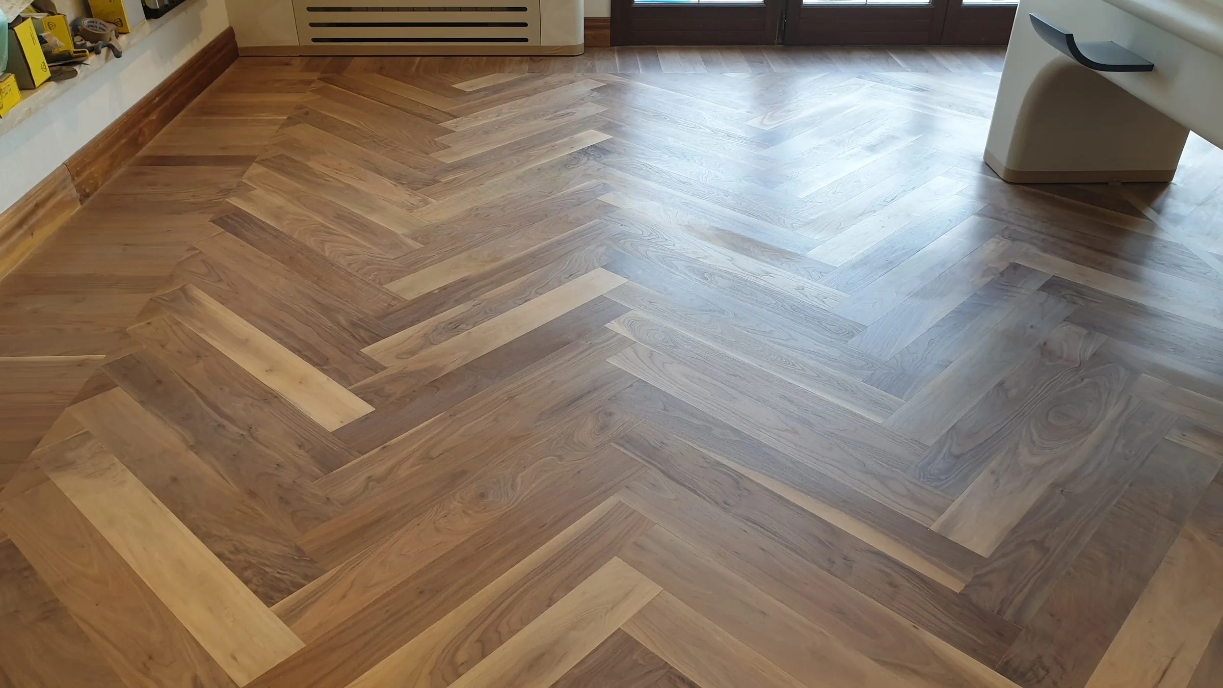 Walnut herringbone floor, photo 5