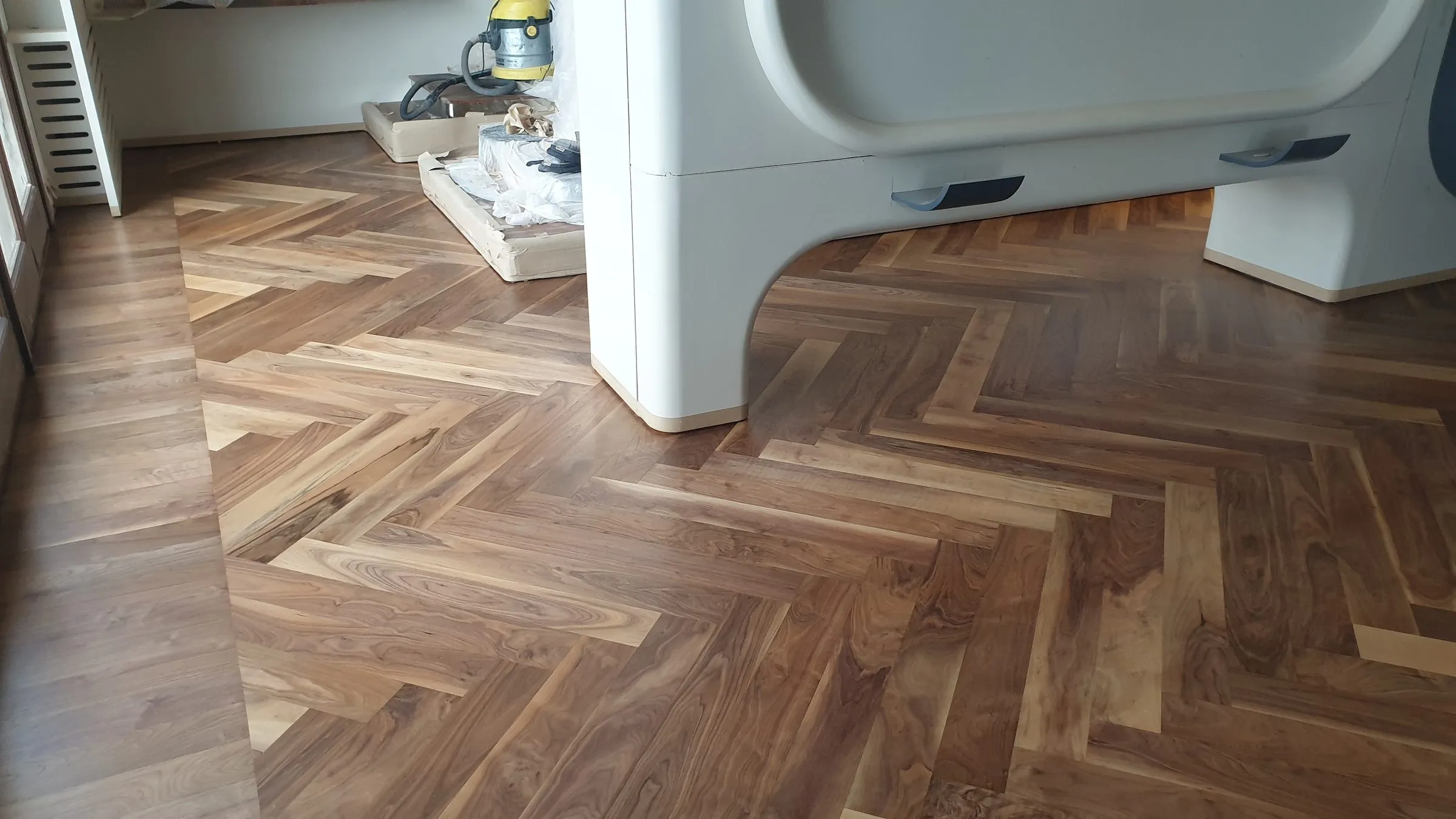 Walnut herringbone floor, photo 7